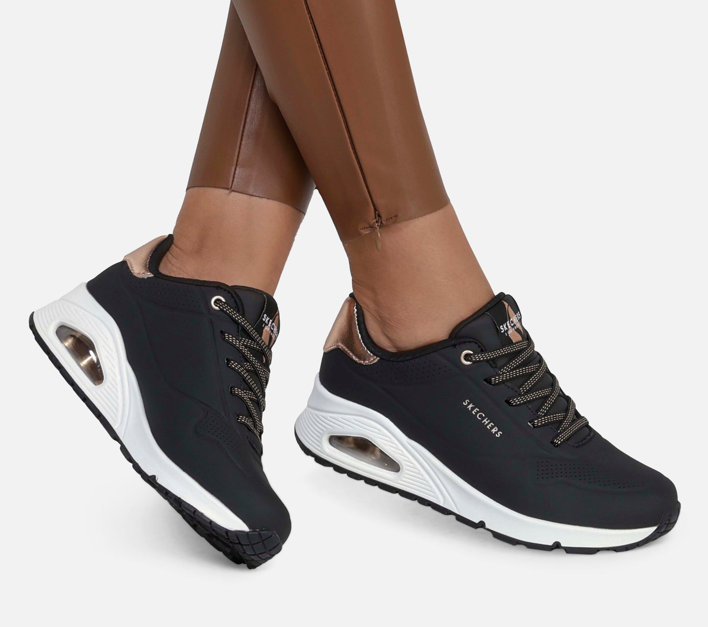 Wide Fit: Uno - Shimmer Away Shoe Skechers.se