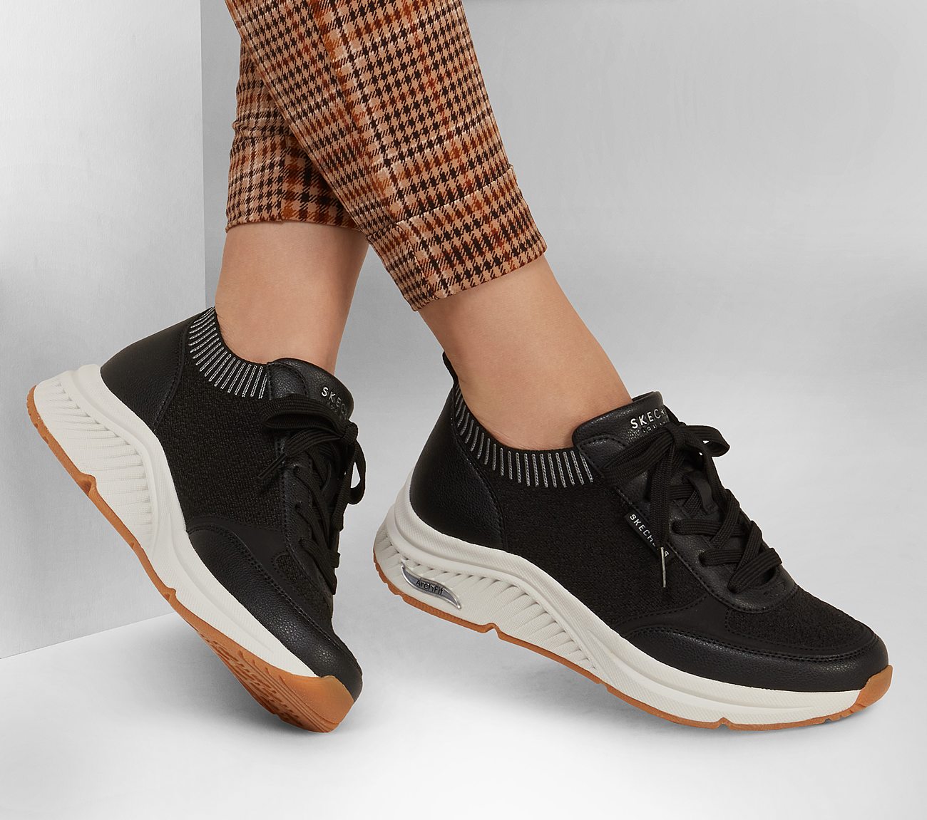 Arch Fit S-Miles - Walk On Shoe Skechers