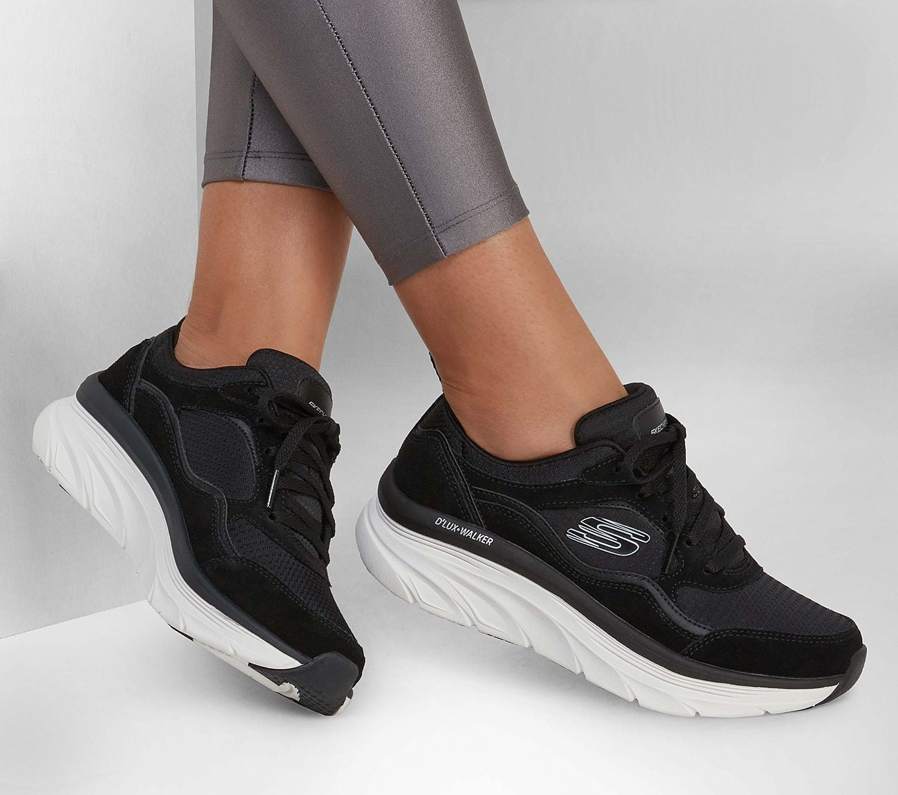 Relaxed Fit: D'Lux Walker Shoe Skechers