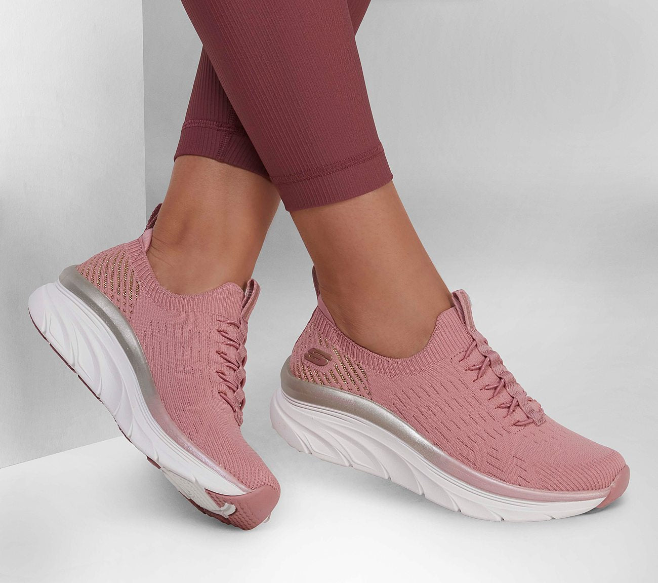 Relaxed Fit D'Lux Walker - Let It Glow Shoe Skechers