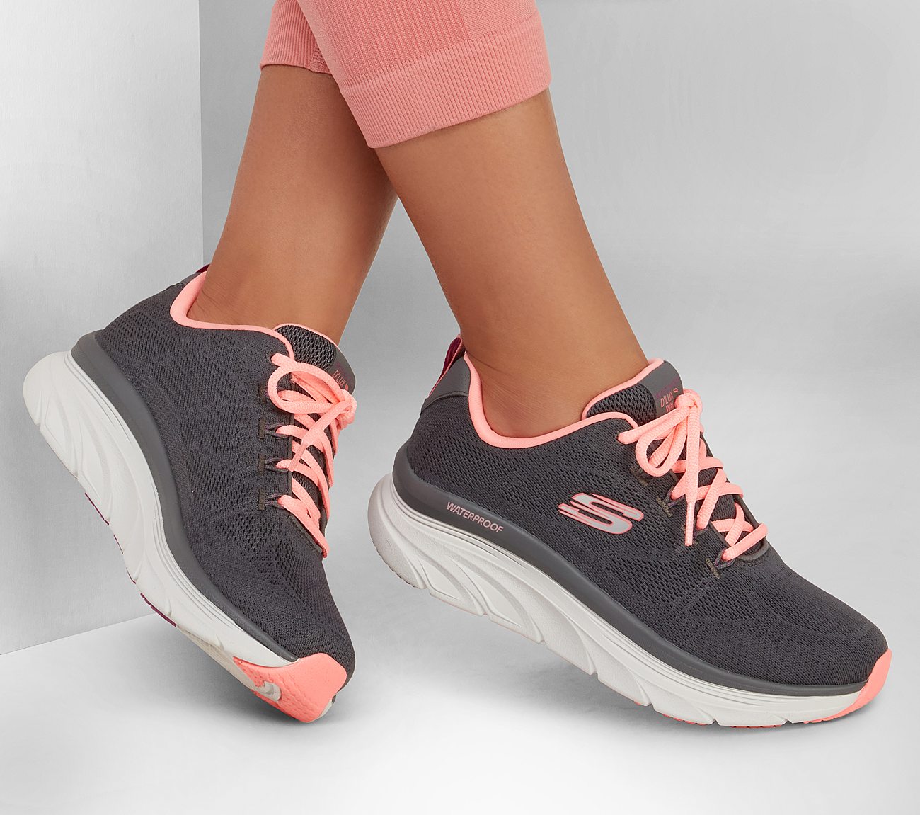 Relaxed Fit: D'Lux Walker - Get Oasis  Waterproof Shoe Skechers